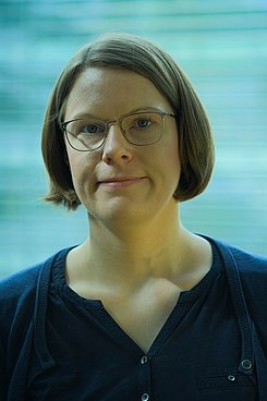 Frau  Sandra Breda