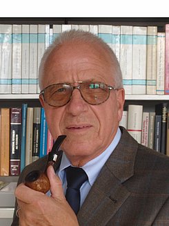 Herr Prof. Dr. Hartmut O. Häcker